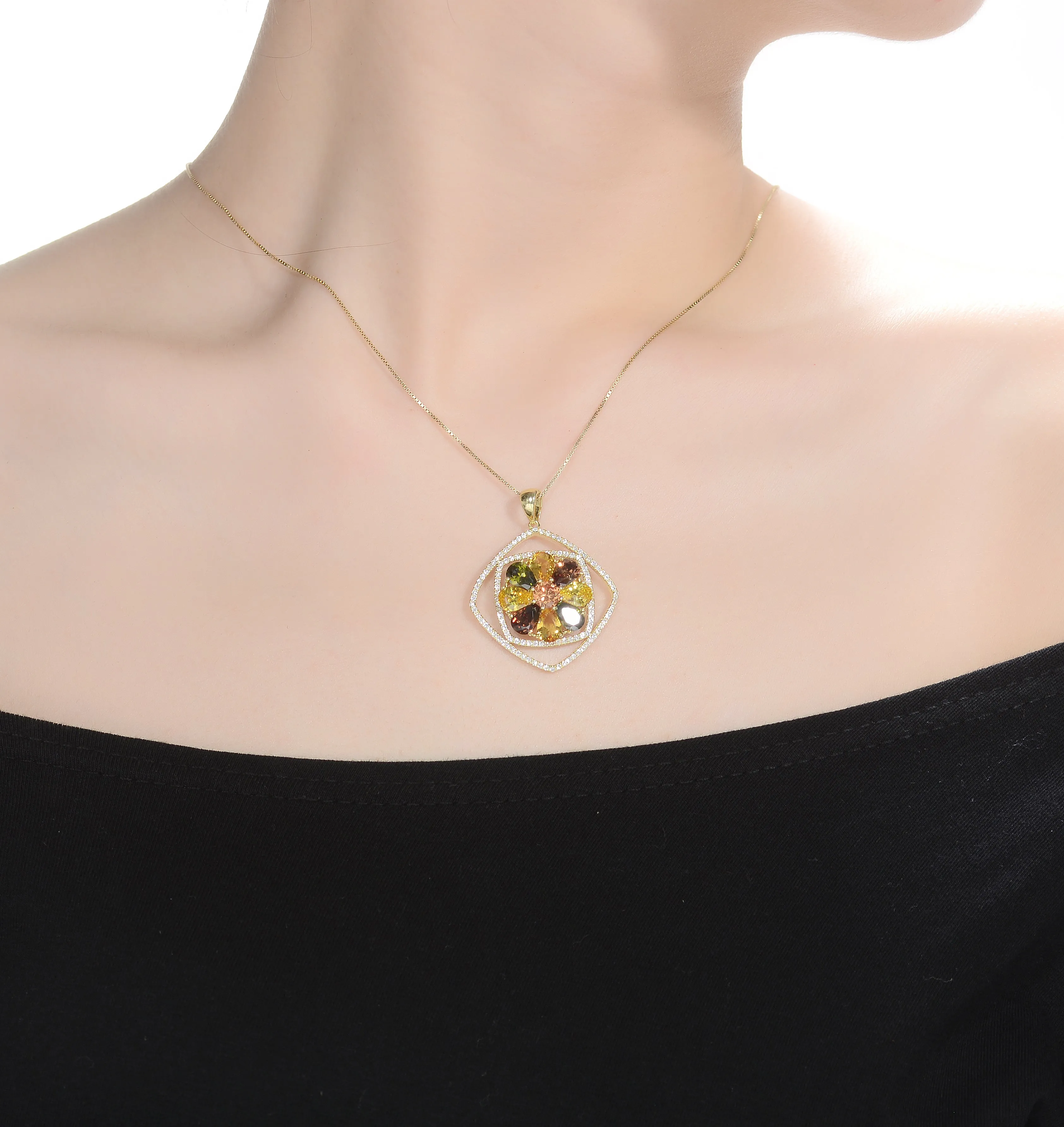 Anne Midi Flower Pendant Necklace